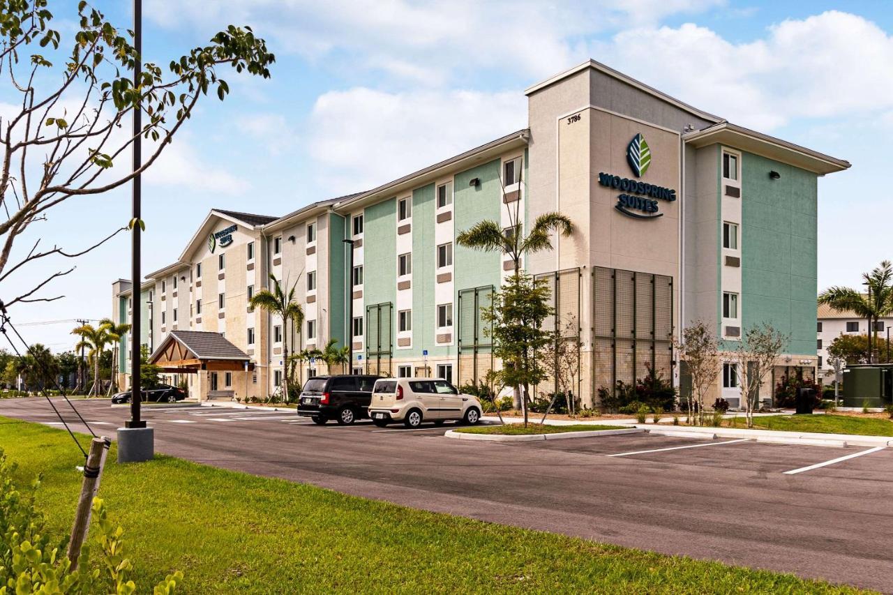 Woodspring Suites Naples Golden Gate Ngoại thất bức ảnh